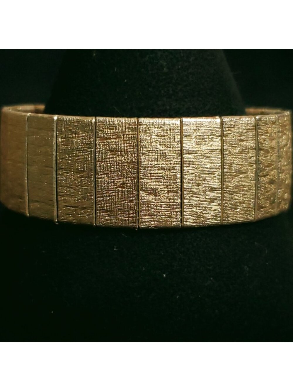 Vintage Trifari Mesh Bracelet Gold Tone Textured 7"